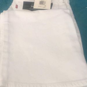 Men’s Levis white jeans ( NEW) with tags